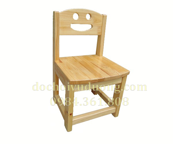 Ghế gỗ mặt cười